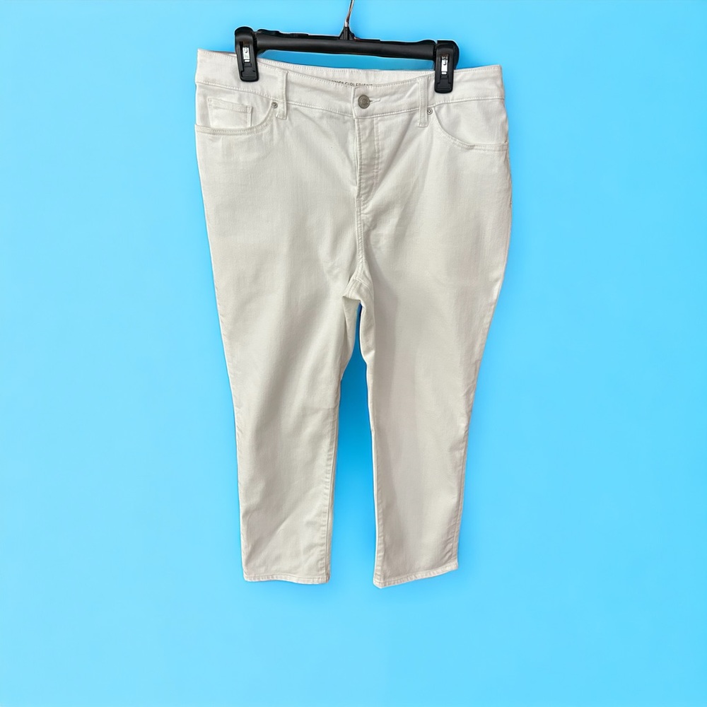 Chico’s So Slimming Girlfriend Slim Leg Crop Jeans